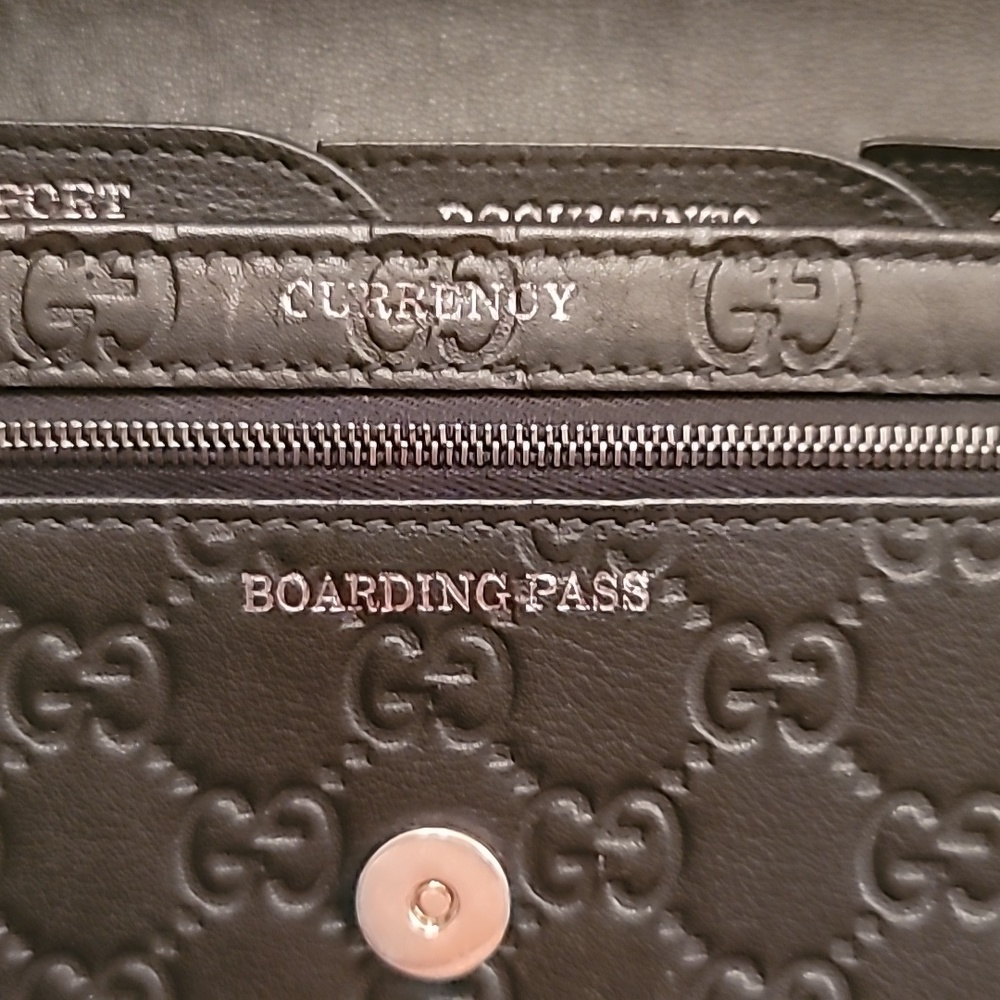 Authentic Gucci Voyager  clutch - Picture 10 of 11